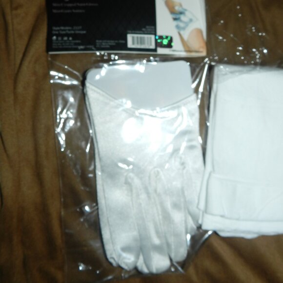 Leg Avenue White Mini Cropped Satin Gloves & Thigh High Stockings 🆕SHIPS⌚😮‍💨⚡ - Picture 7 of 13